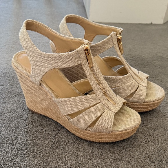 Michael Kors Shoes - Michael Kors Crème Wedges